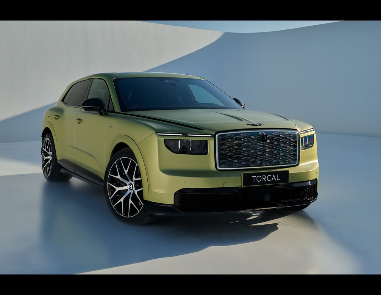 ベントレー「トルカル」世界初公開 最高888PSの新型EV