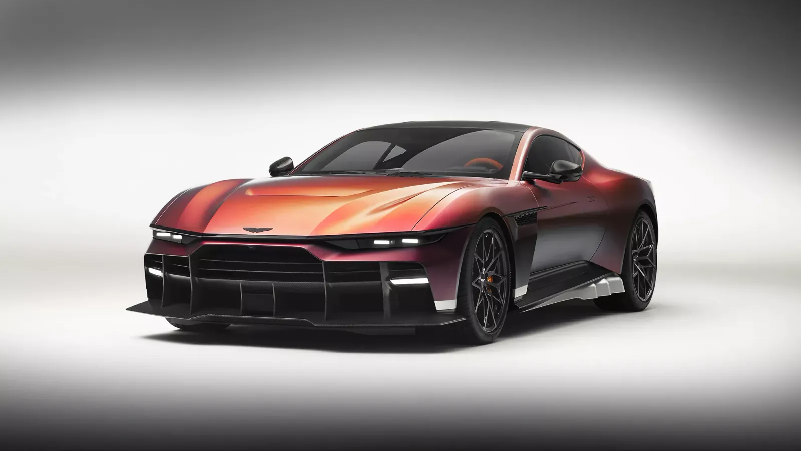 アストンマーティンValen発表、850馬力V12は150台限定