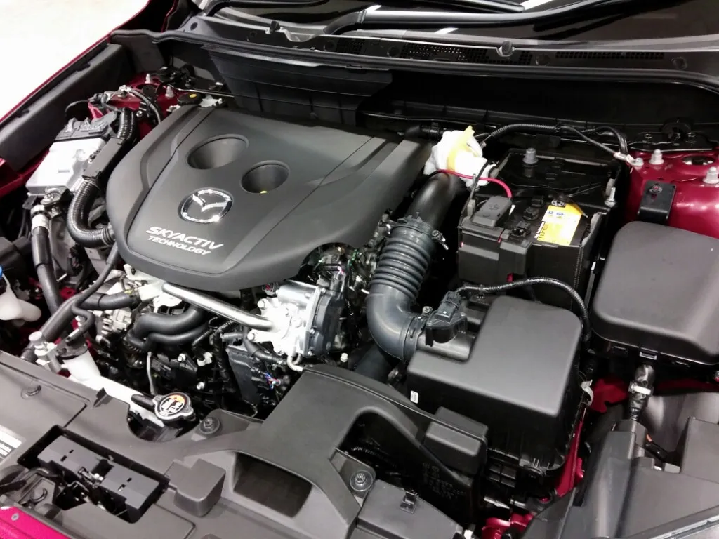 ディーゼルエンジンの仕組みと強み ガソリン車との違いを解説